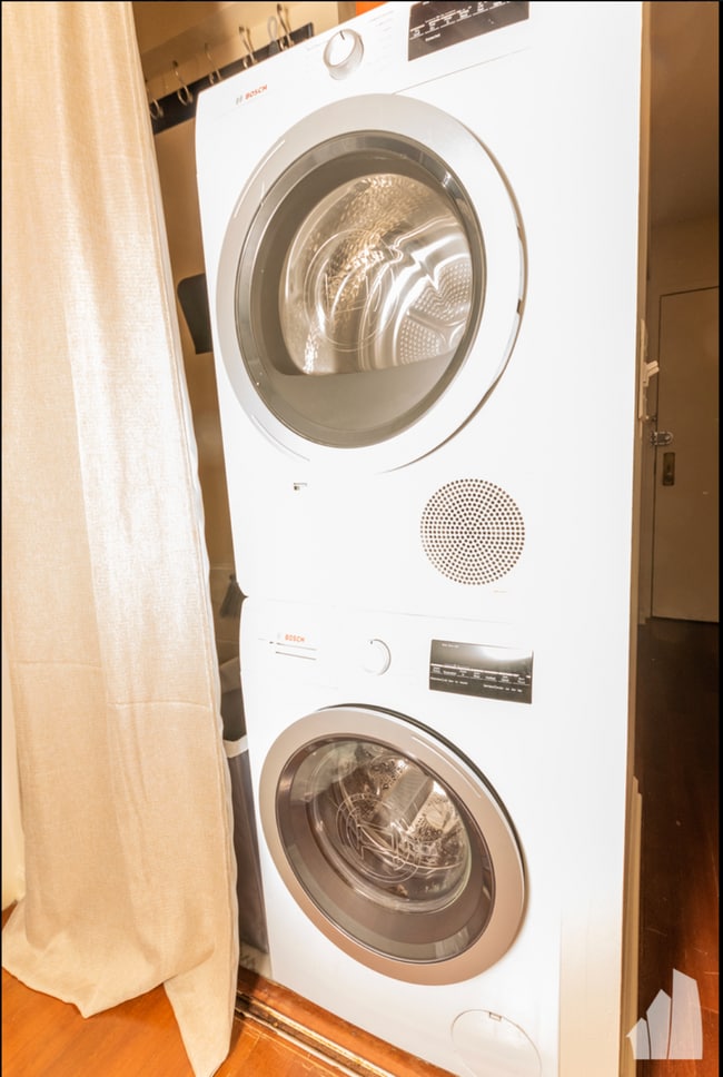 Foto del edificio - 222 E Pearson St