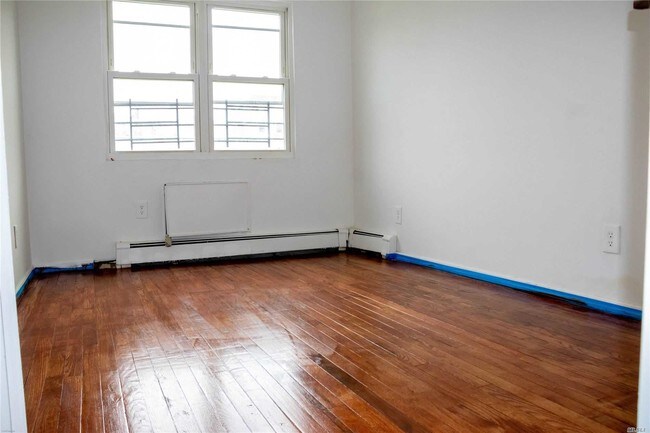 Building Photo - 339 Elton St