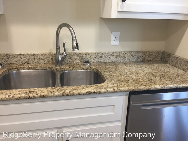 Foto del edificio - 3 br, 1 bath House - 6 Goodman Rd NE