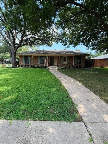 Photo - 1208 N Cottonwood Dr House