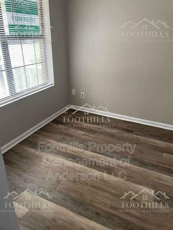 Building Photo - 113 Woodland Dr