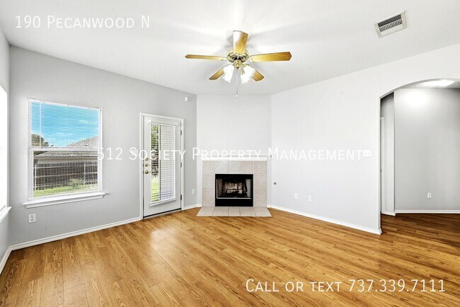 Foto del edificio - 190 Pecanwood N