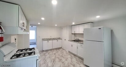 Building Photo - 60 E McFarlan St