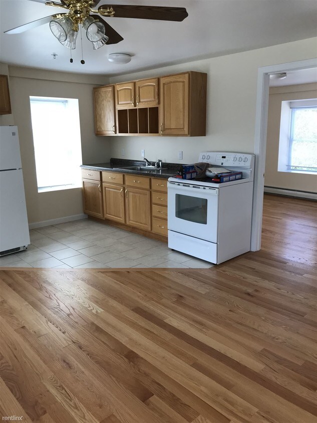 253 Appleton St Unit 3, Lowell, MA Condo for Rent in Lowell, MA