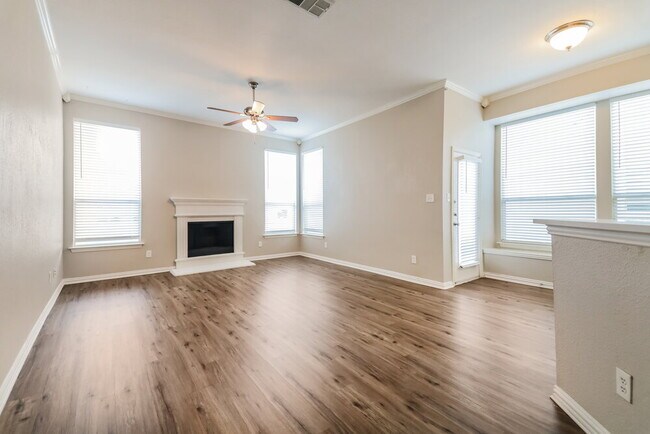 Building Photo - 1042 Devonshire Dr