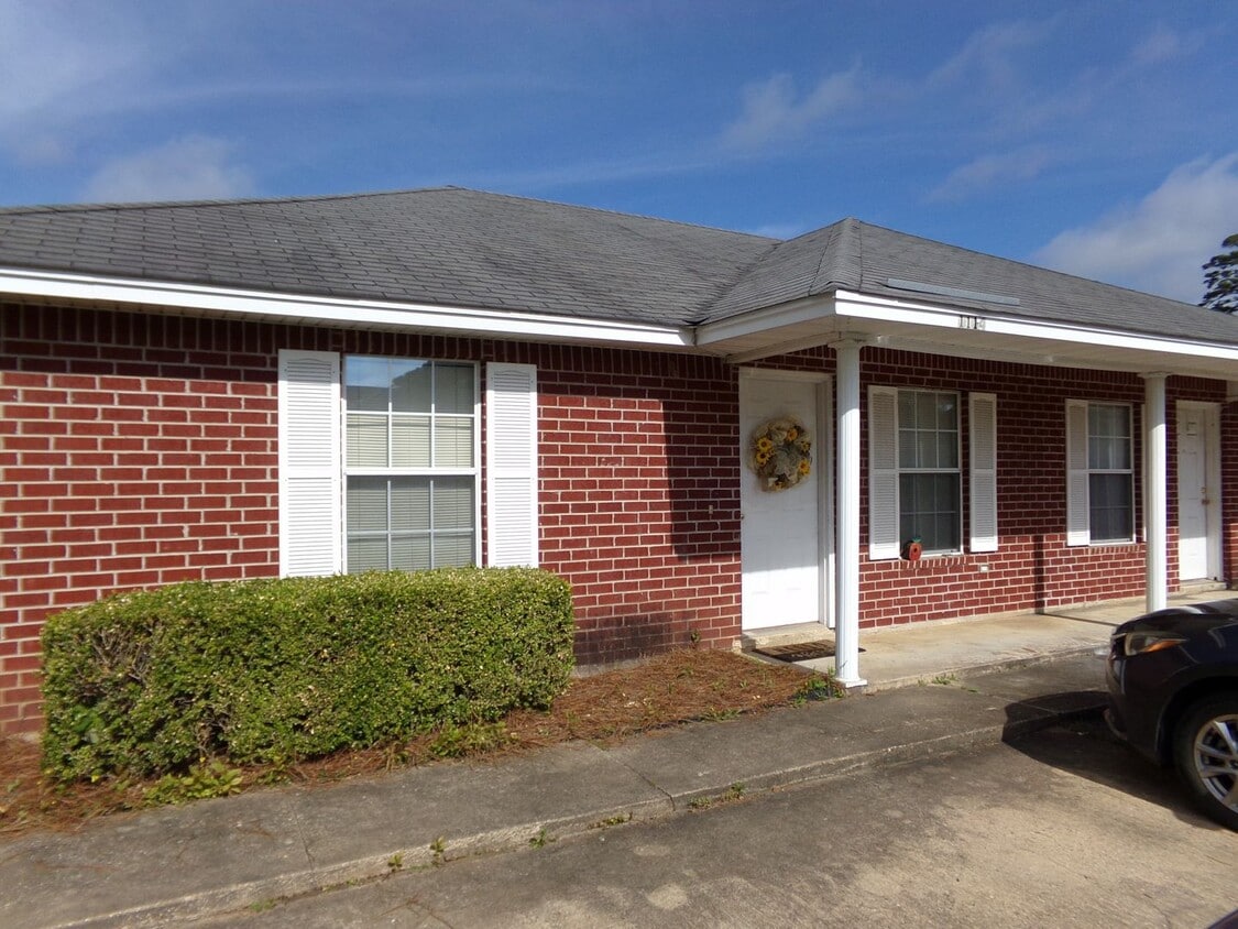 Building Photo - 1114 Sybil Dr