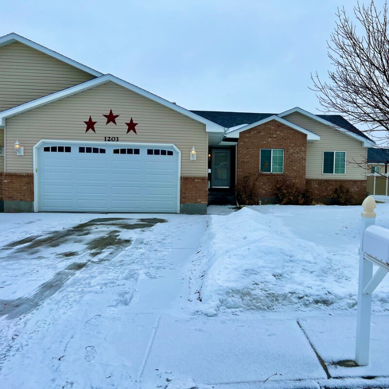 1203 Jackson Dr, Ammon, ID 83406 Townhome Rentals in Ammon ID