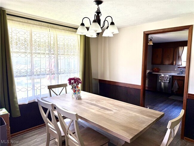 Foto del edificio - 46671 Almar W Ln