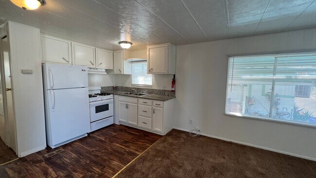Building Photo - 70210 CA-111