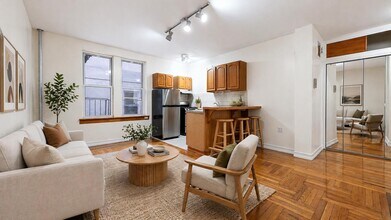 Building Photo - 707 W 171st St
