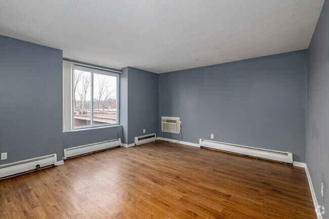 1 habitación, 1 baño - 700 pies cuadrados - Sala de estar - Greenfield Manor