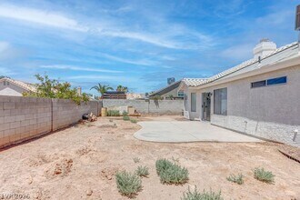 Building Photo - 4579 Canna Dr