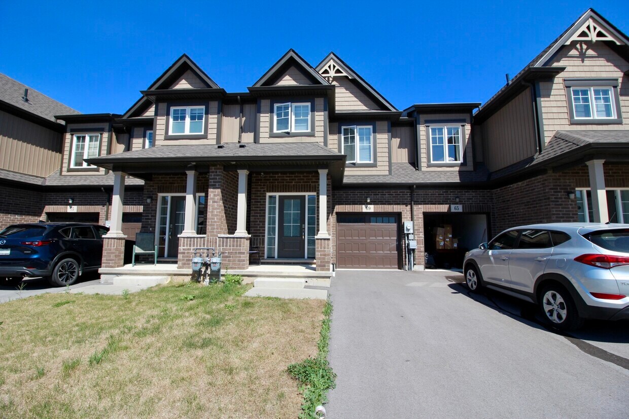 Primary Photo - 69 Alicia Cres