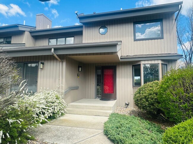 Foto del edificio - Stunning Kalispell Golf Course Home