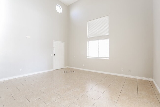 Building Photo - 7533 Hickory Hills Dr