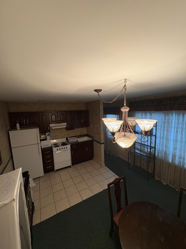 Kitchen - 400 N Union Ave