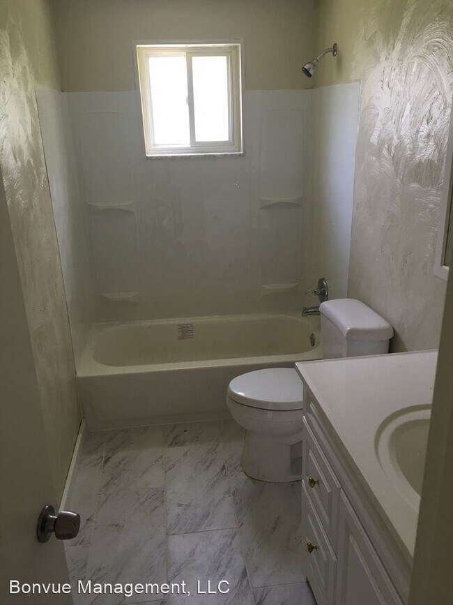 Foto del edificio - 3 br, 1 bath House - 233 Hazel Rd