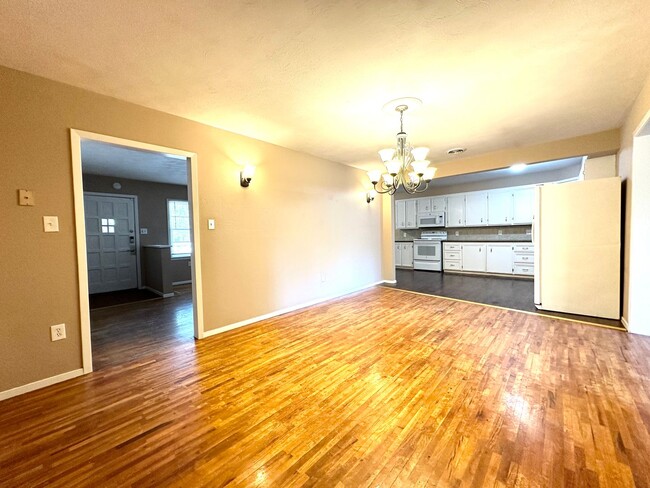 Foto del edificio - 3 Bed/2.5 Bath in LISD!