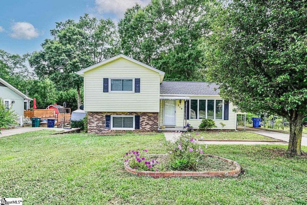 Primary Photo - 210 Brookmere Rd