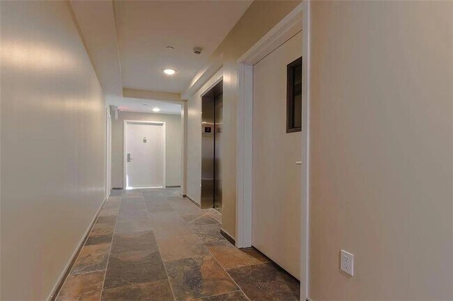 Foto del edificio - 2848 W 15th St