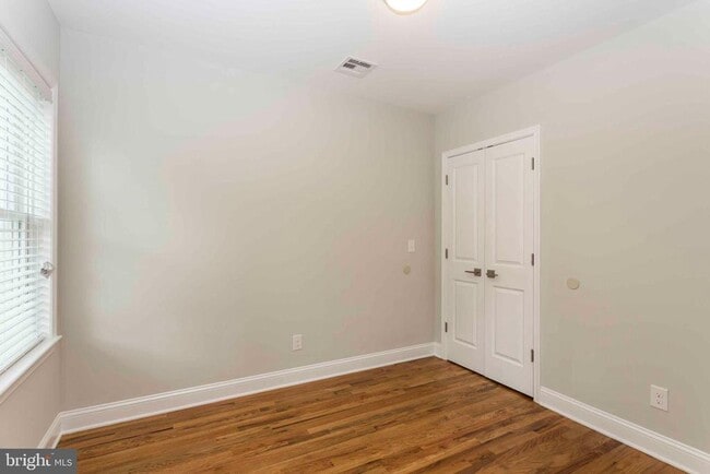 Building Photo - 2023-25 Rittenhouse Square
