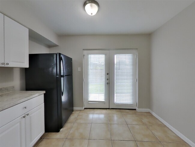 Building Photo - 12819 Enchanted Path Dr