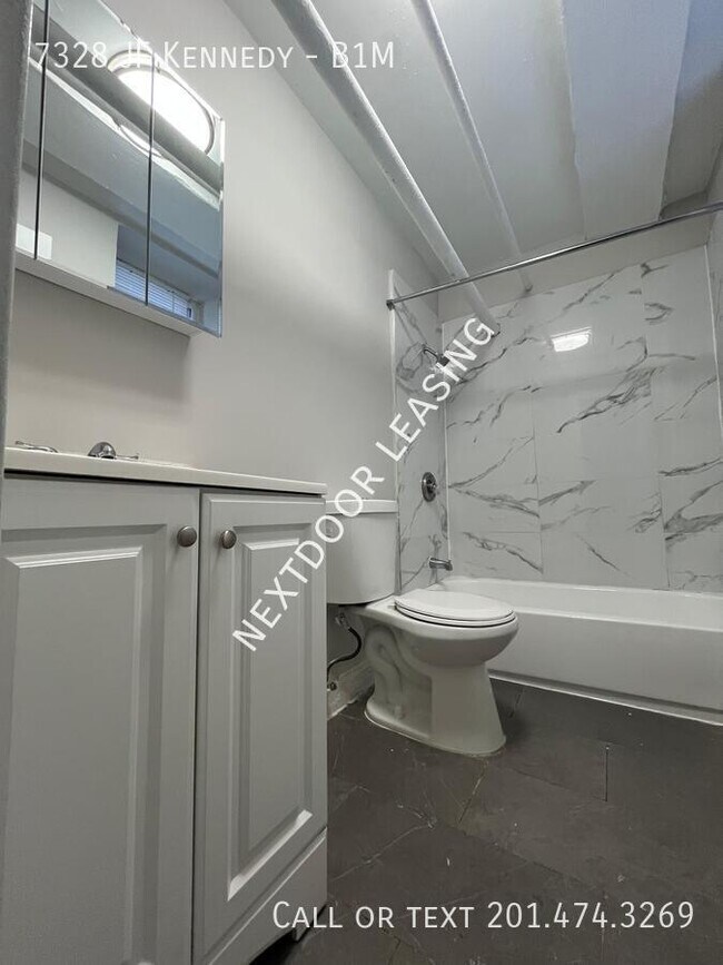 Foto del edificio - 7328 John F. Kennedy Blvd