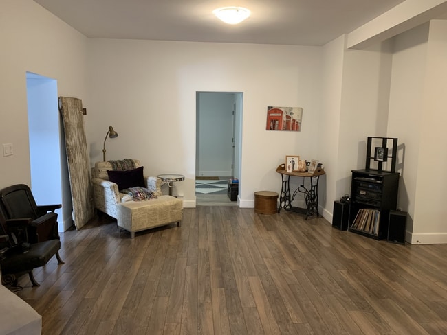 Photo du bâtiment - 145 Davis St