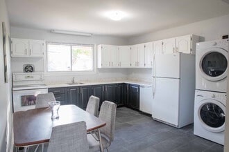 Building Photo - 2173 Navaho Dr