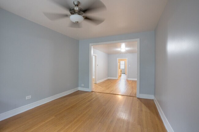 Building Photo - 4907 N Janssen Ave