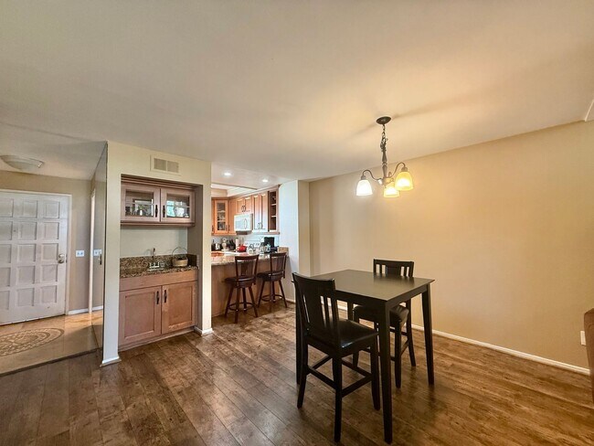 Foto del edificio - Beautifully Remodeled Home with an Extra L...