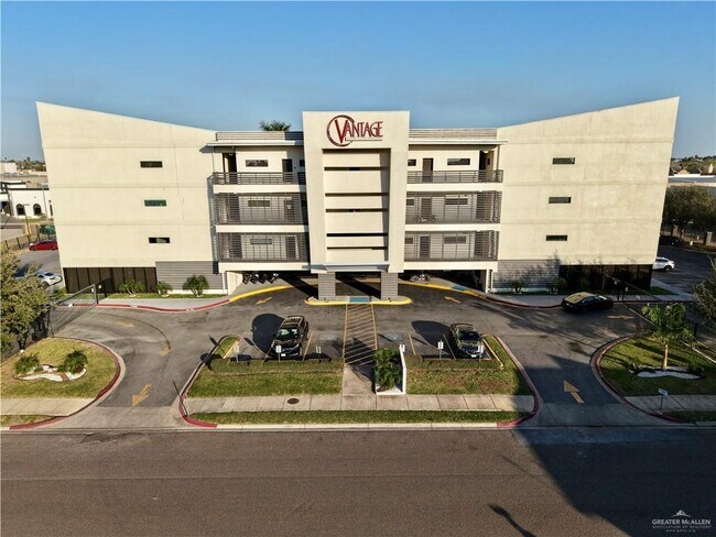 Foto del edificio - 813 Travis St