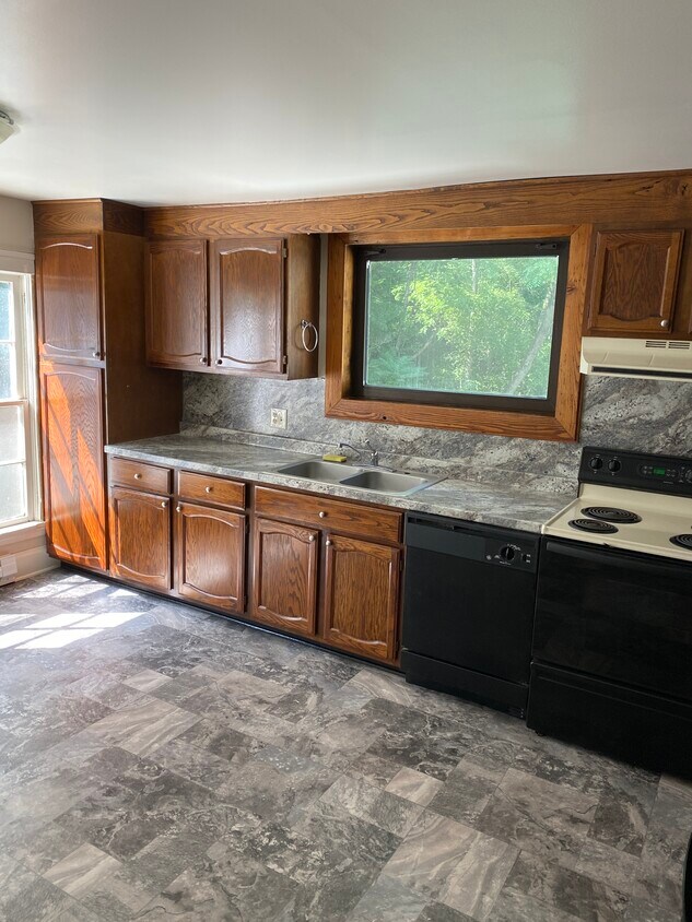 14' by 16' kitchen - 102 Alpine Rd