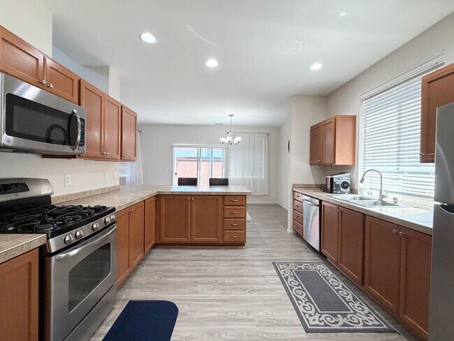 Foto del edificio - Updated Lakeland Hills Home w/ Air conditioning
