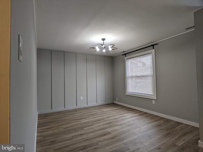 Building Photo - 829 Myrtle Ave