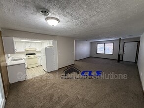 Building Photo - 1777 E Southern Manor Dr