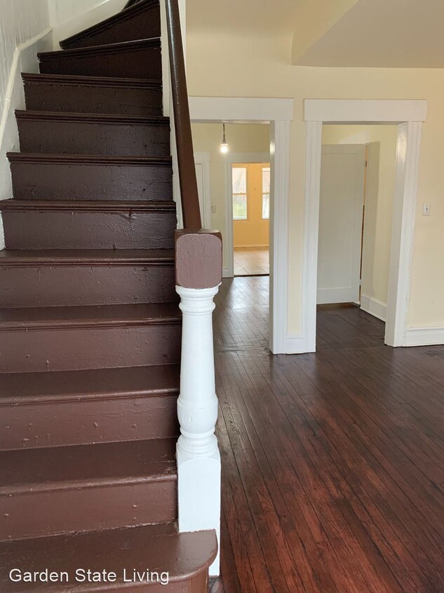Primary Photo - 4 br, 2 bath House - 71 Winans Avenue