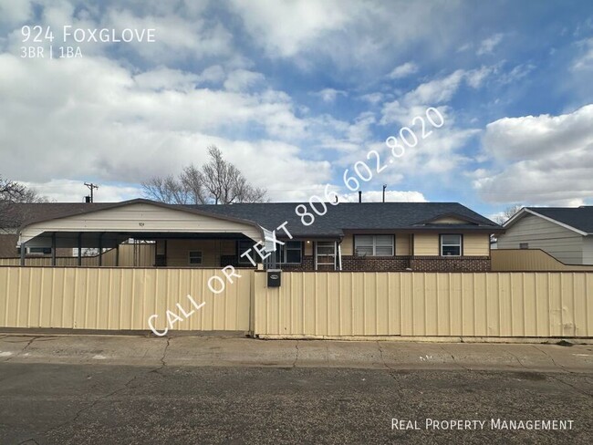 Building Photo - Large, private 3 bed 1 bath home