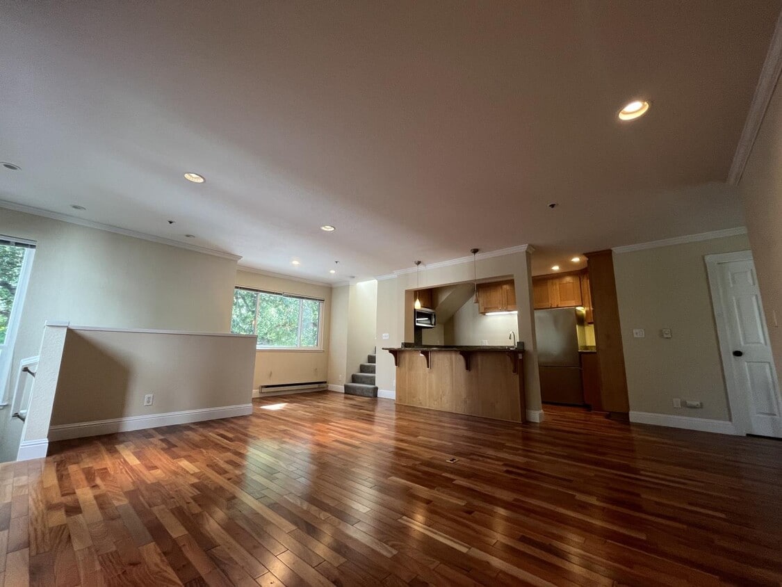 685 Waverley St, Palo Alto, CA 94301 Condo for Rent in Palo Alto, CA