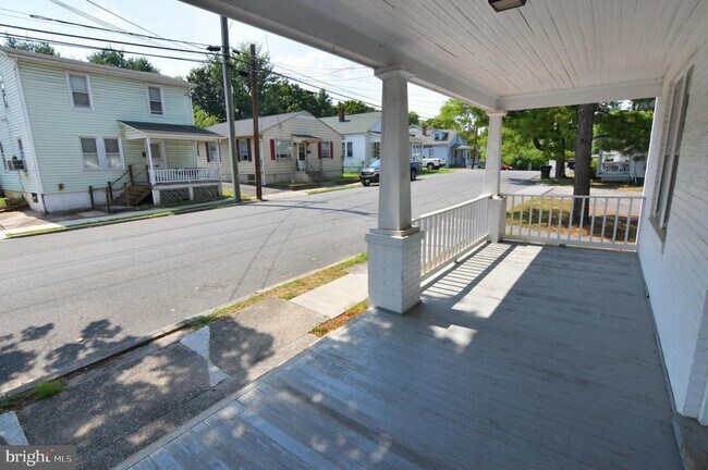 Foto del edificio - 24 Jackson Ave