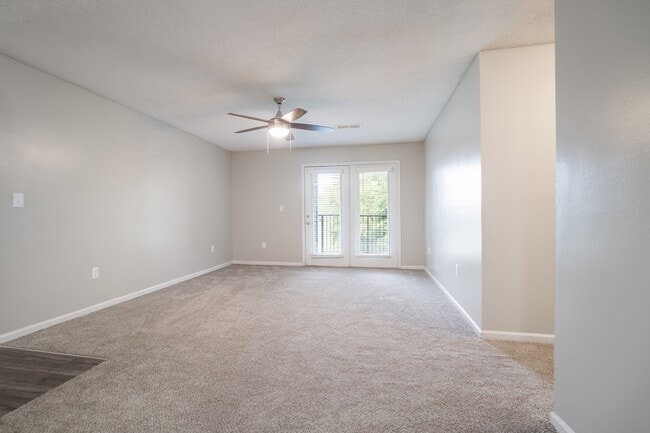Living Area - Pointe at Ridge Cove Apartments