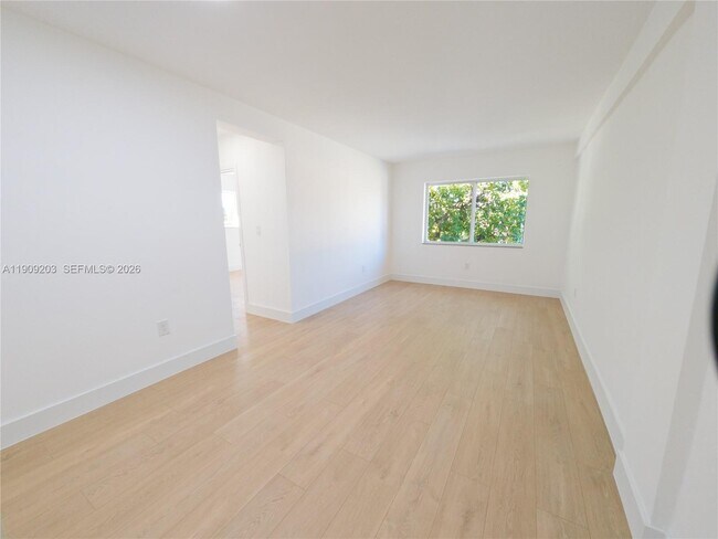 Foto del edificio - 2000 NW 29th St