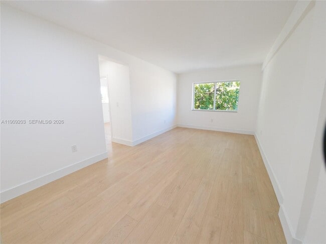 Building Photo - 2000 NW 29th St