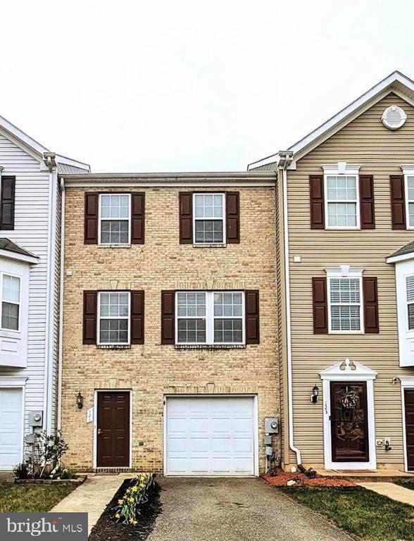 Primary Photo - 121 Eagles Ridge