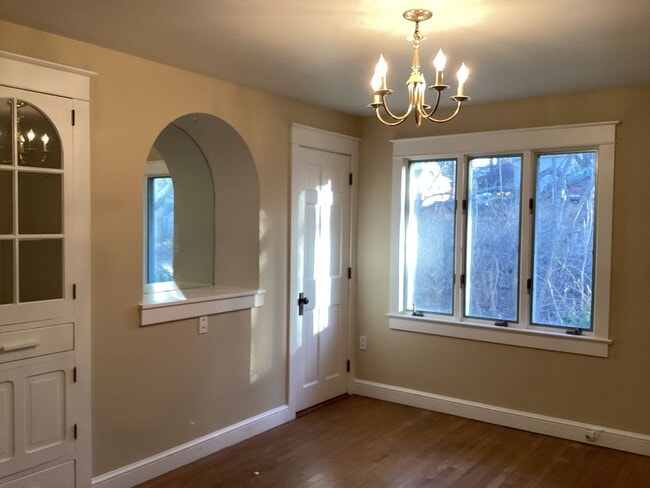 Foto del edificio - Two-Bedroom House