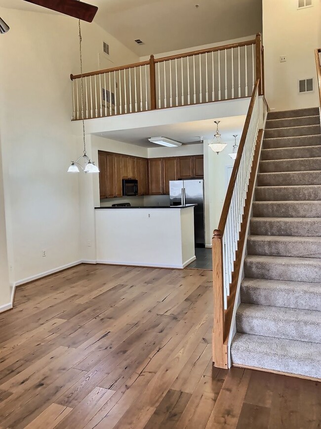 Building Photo - Bright and Spacious 1 Bedroom with separat...