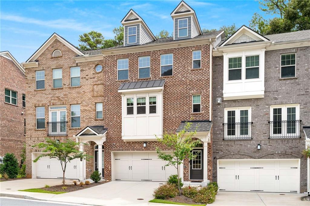 Foto principal - 3177 Clairebrooke Ave