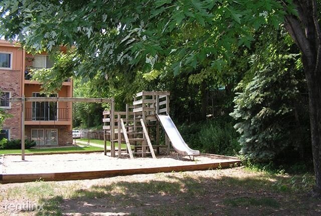 Foto del edificio - 1360 Hampshire Ave S