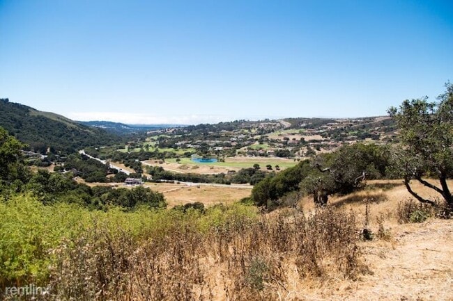 Building Photo - 5 br, 2.5 bath House - 902 Monterey Salina...