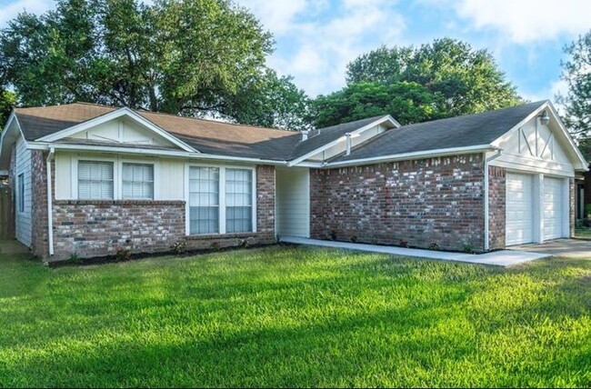 Building Photo - 20227 Apache Gardens Ln